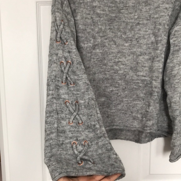 Soft grey bell sleeve sweater - Picture 3 of 6